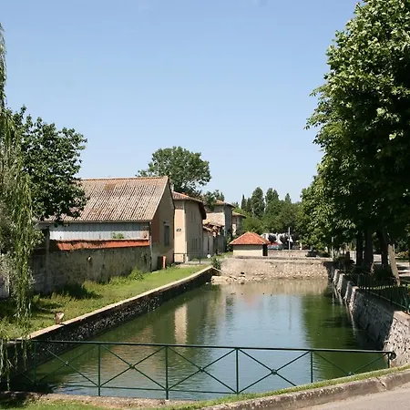 Pensión Un Coin De Paradis 3*